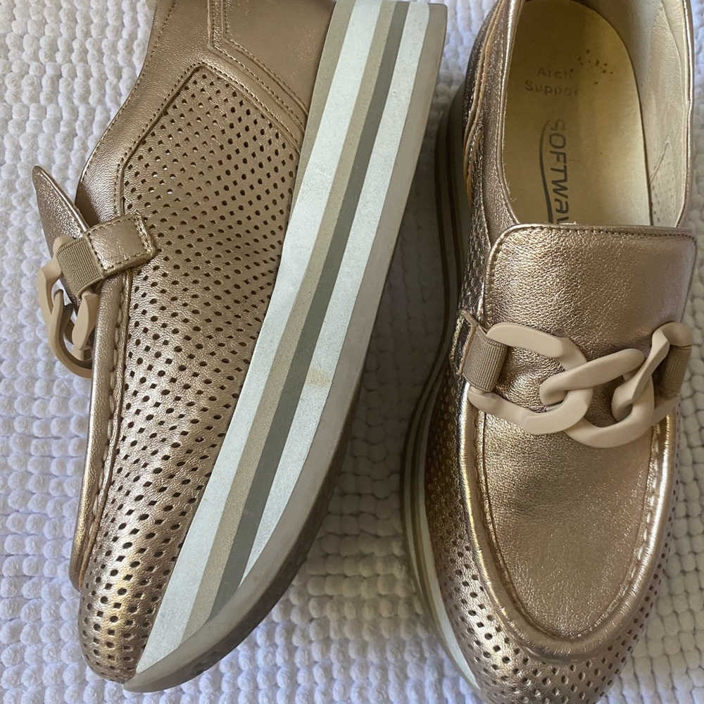 Softwaves.  391/2. Worn maybe 5 times.  Beautiful gold, great neutral also. $150